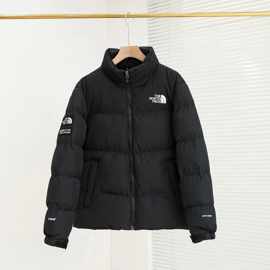 Bold Windbreaker for Everyday Wear