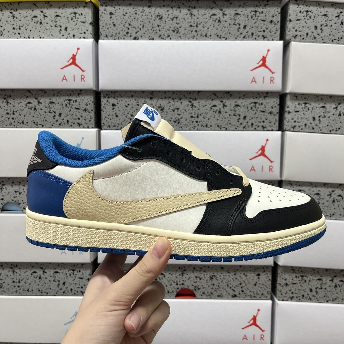 Air Jordan 1 Fragment Travis Scott Low