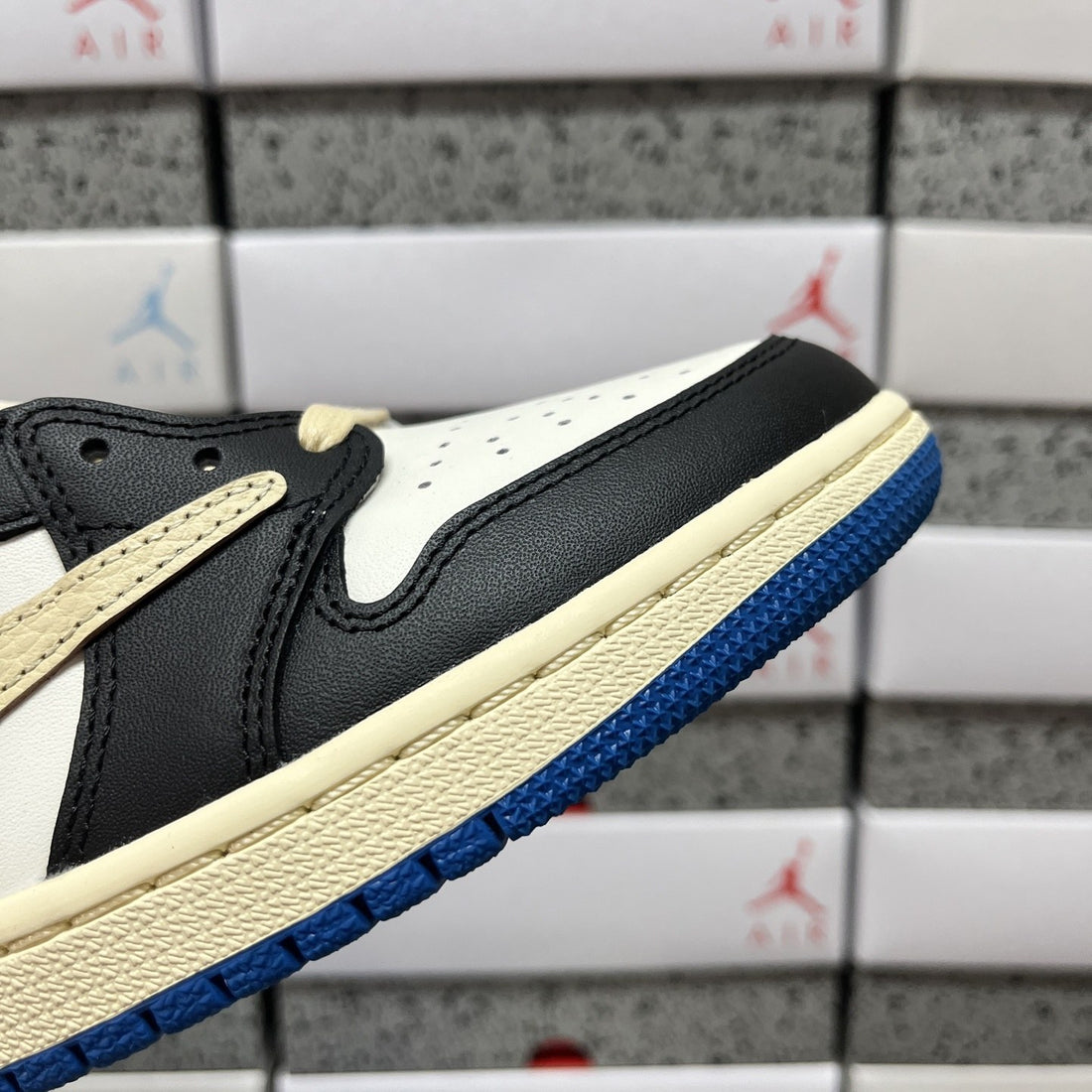 Air Jordan 1 Fragment Travis Scott Low