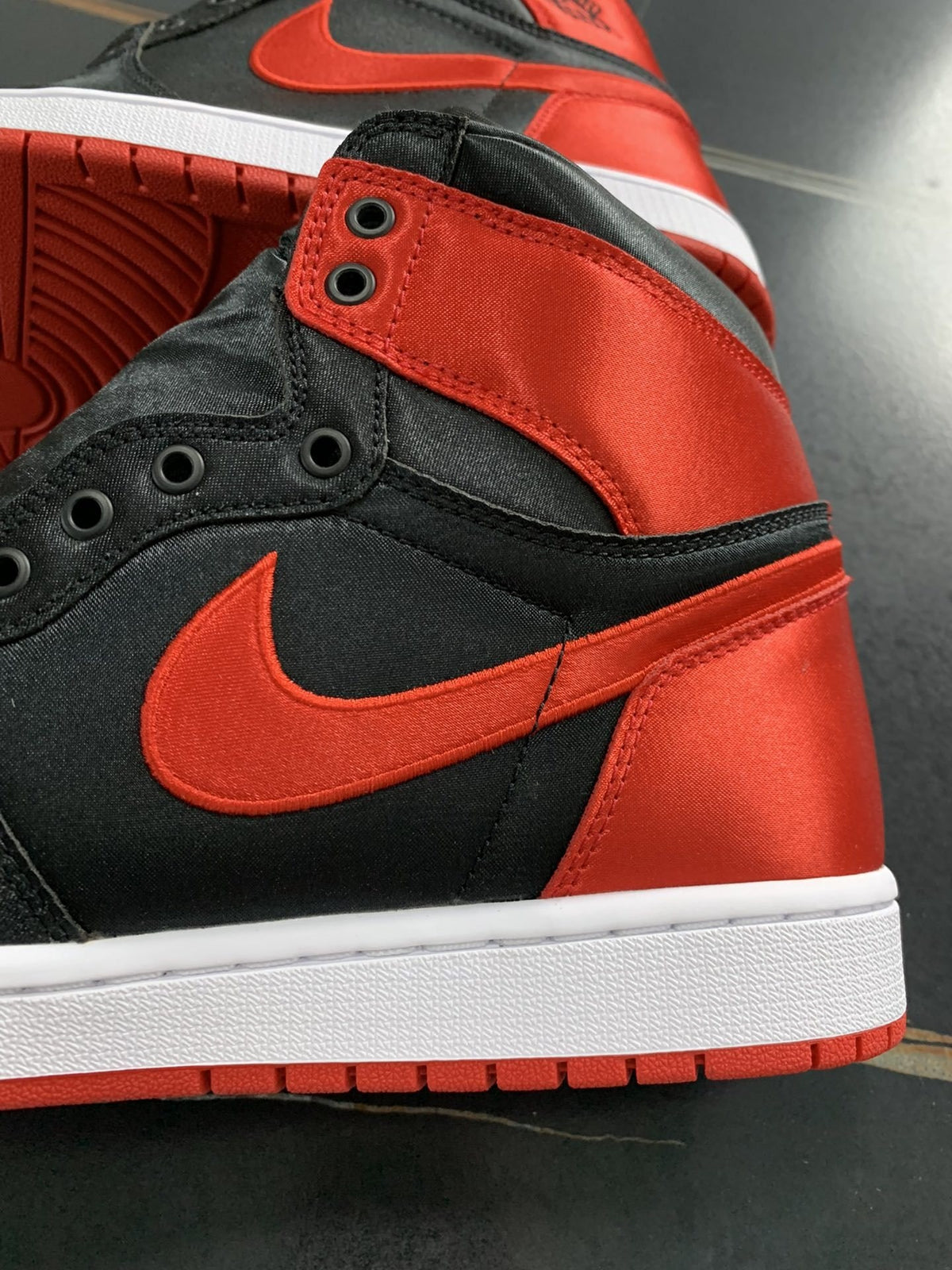 Air Jordan 1 High OG Bred