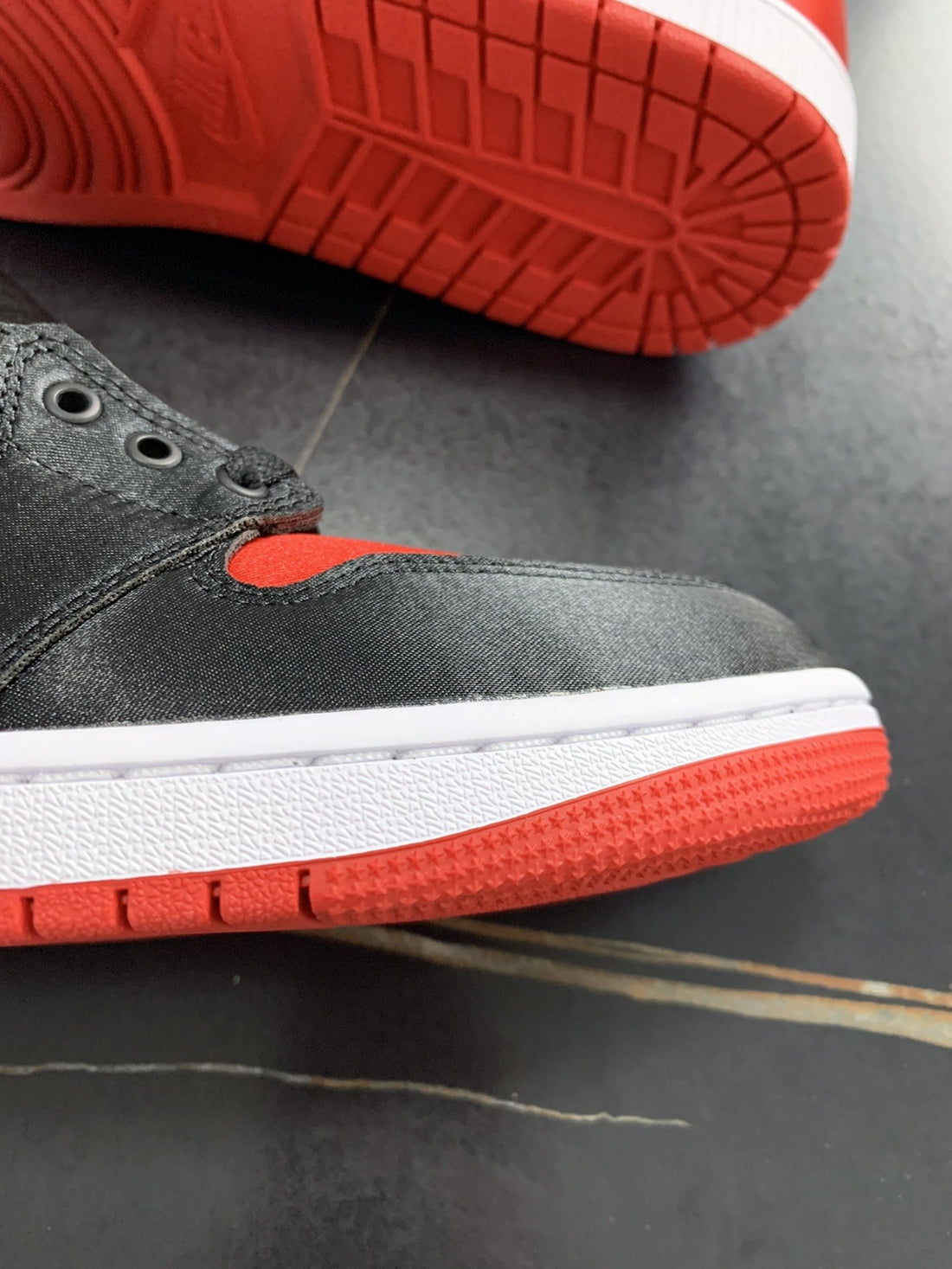 Air Jordan 1 High OG Bred