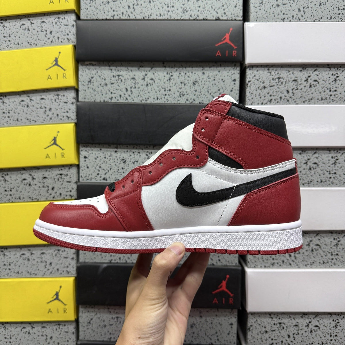 Air Jordan 1 High OG Chicago