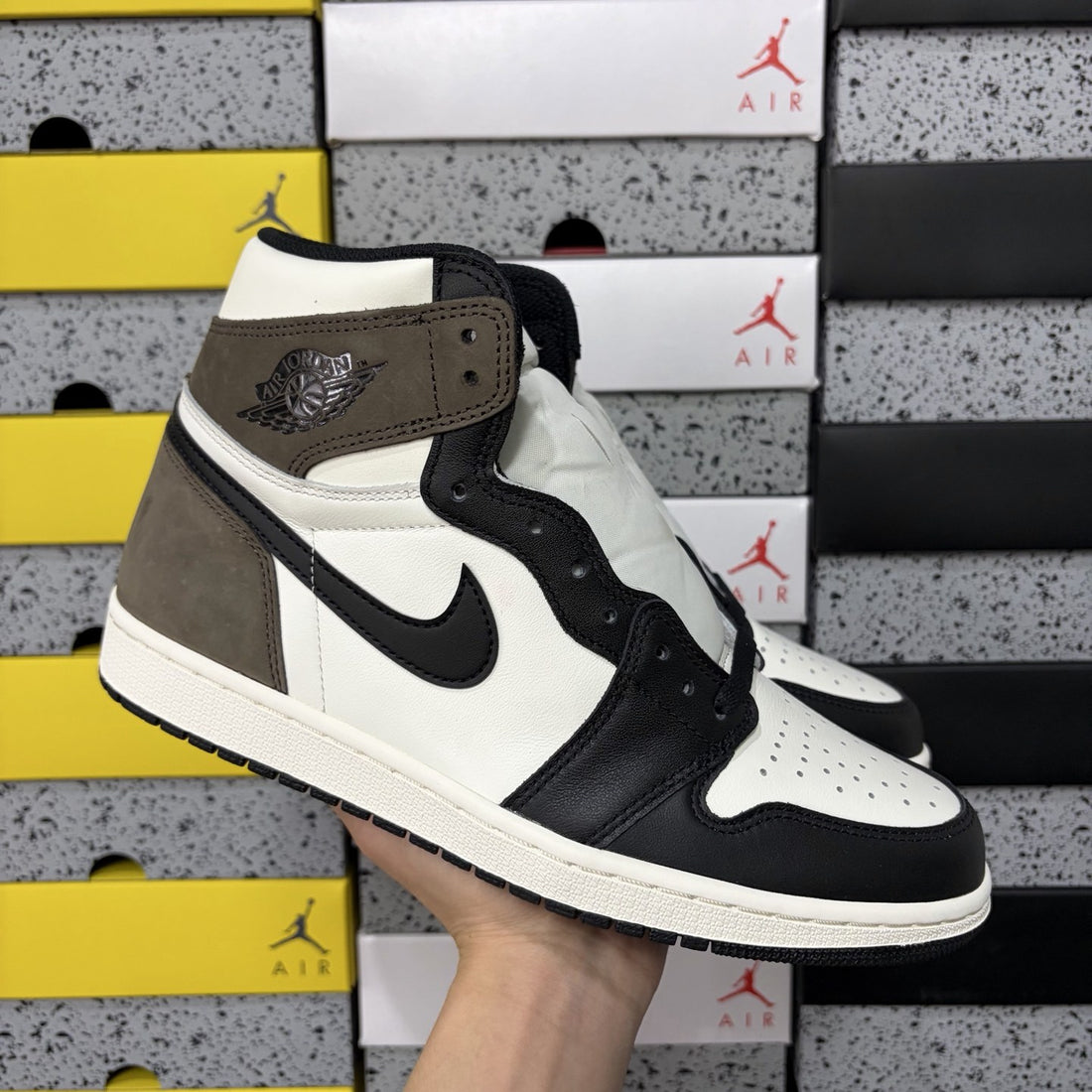 Air Jordan 1 High OG Dark Mocha