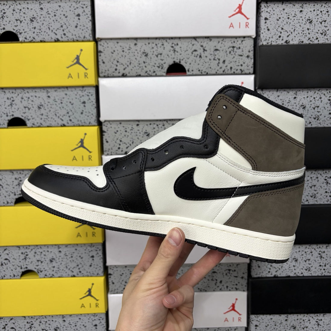 Air Jordan 1 High OG Dark Mocha