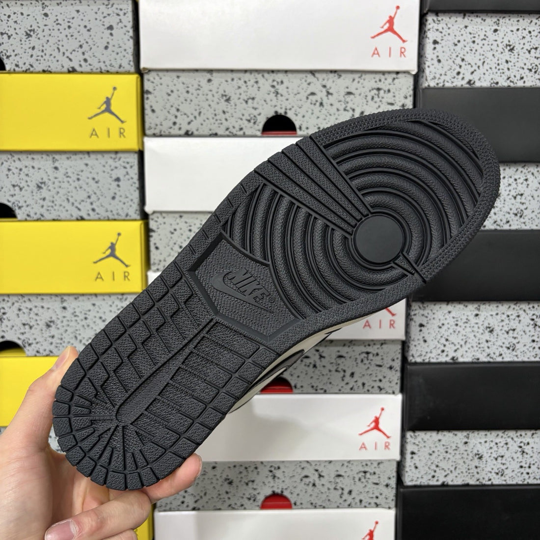 Air Jordan 1 High OG Dark Mocha