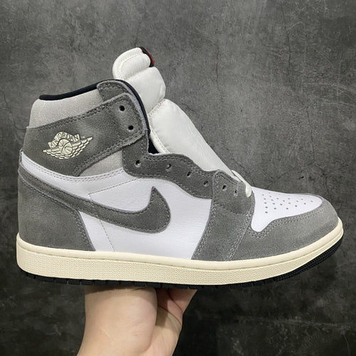 Air Jordan 1 High OG Smoke Grey