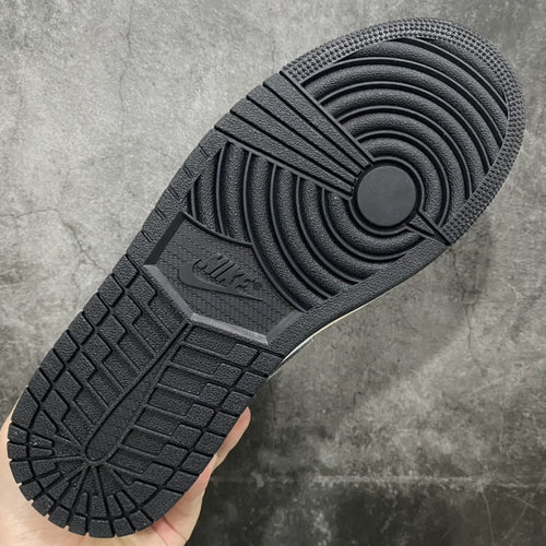 Air Jordan 1 High OG Smoke Grey