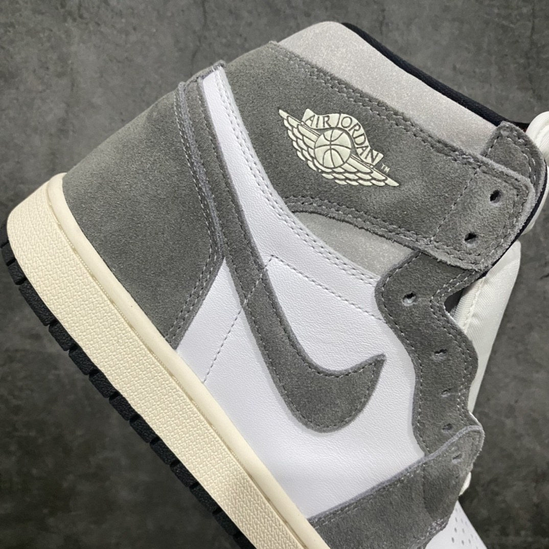 Air Jordan 1 High OG Smoke Grey