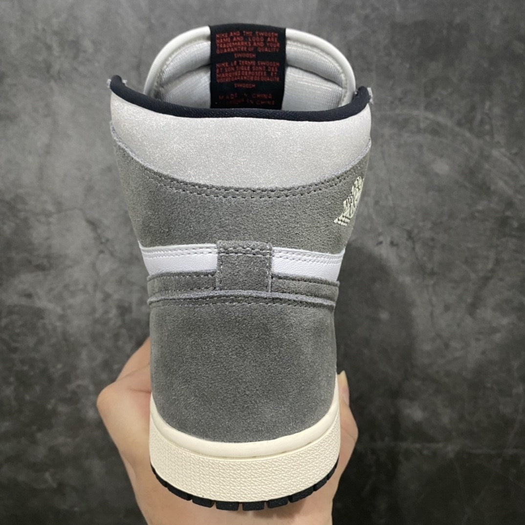 Air Jordan 1 High OG Smoke Grey