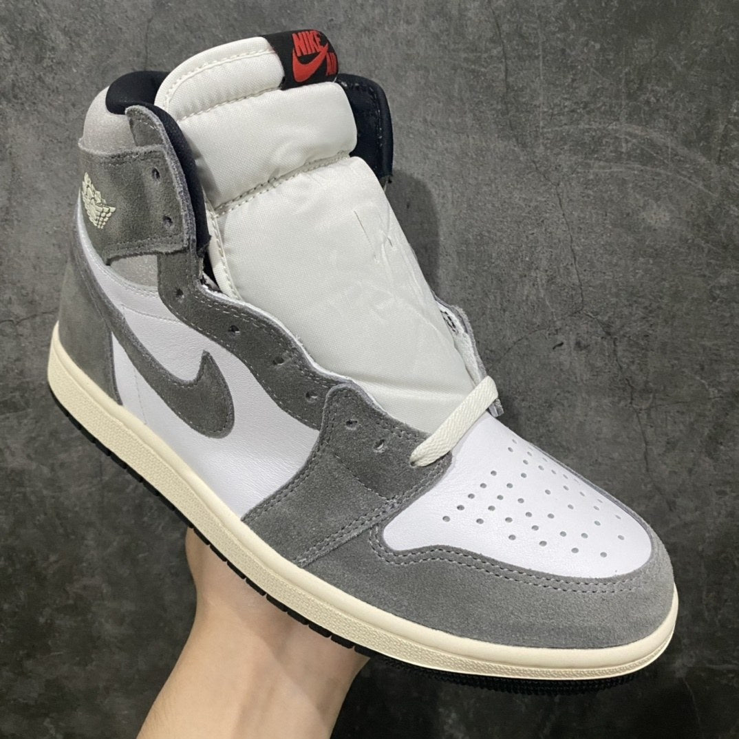 Air Jordan 1 High OG Smoke Grey