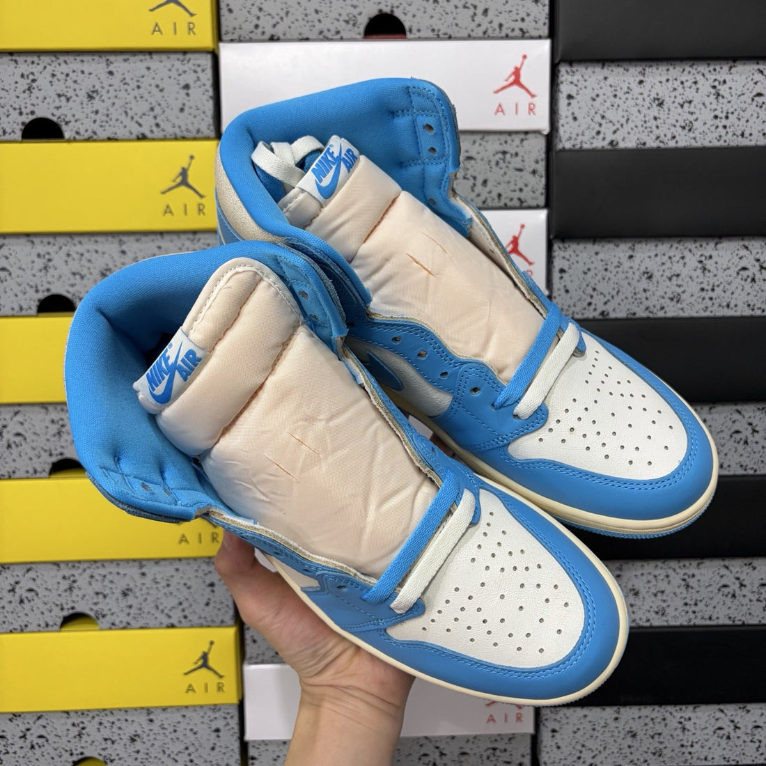 Air Jordan 1 High OG UNC