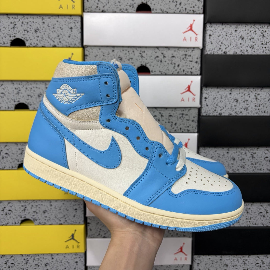 Air Jordan 1 High OG UNC