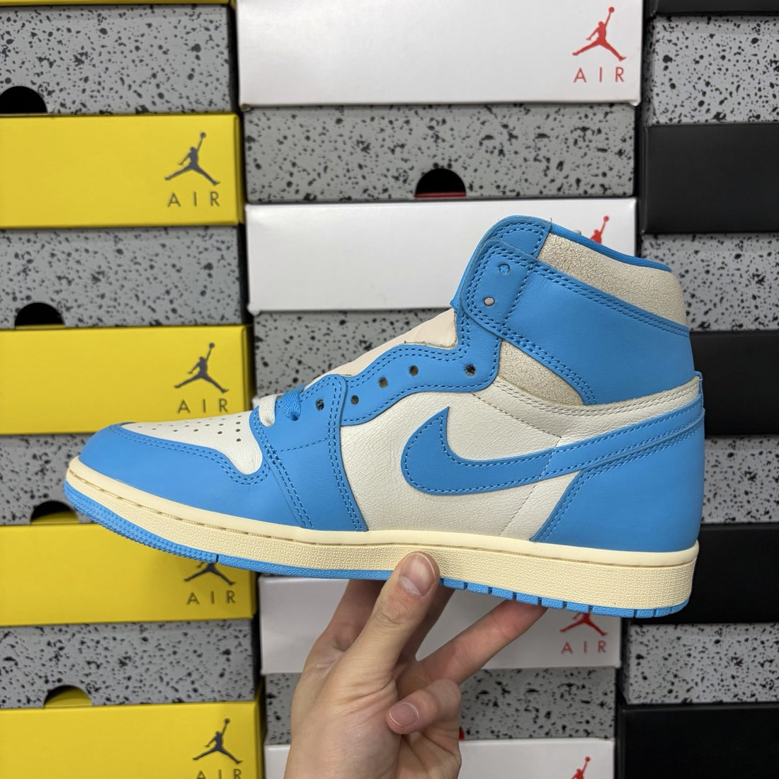 Air Jordan 1 High OG UNC