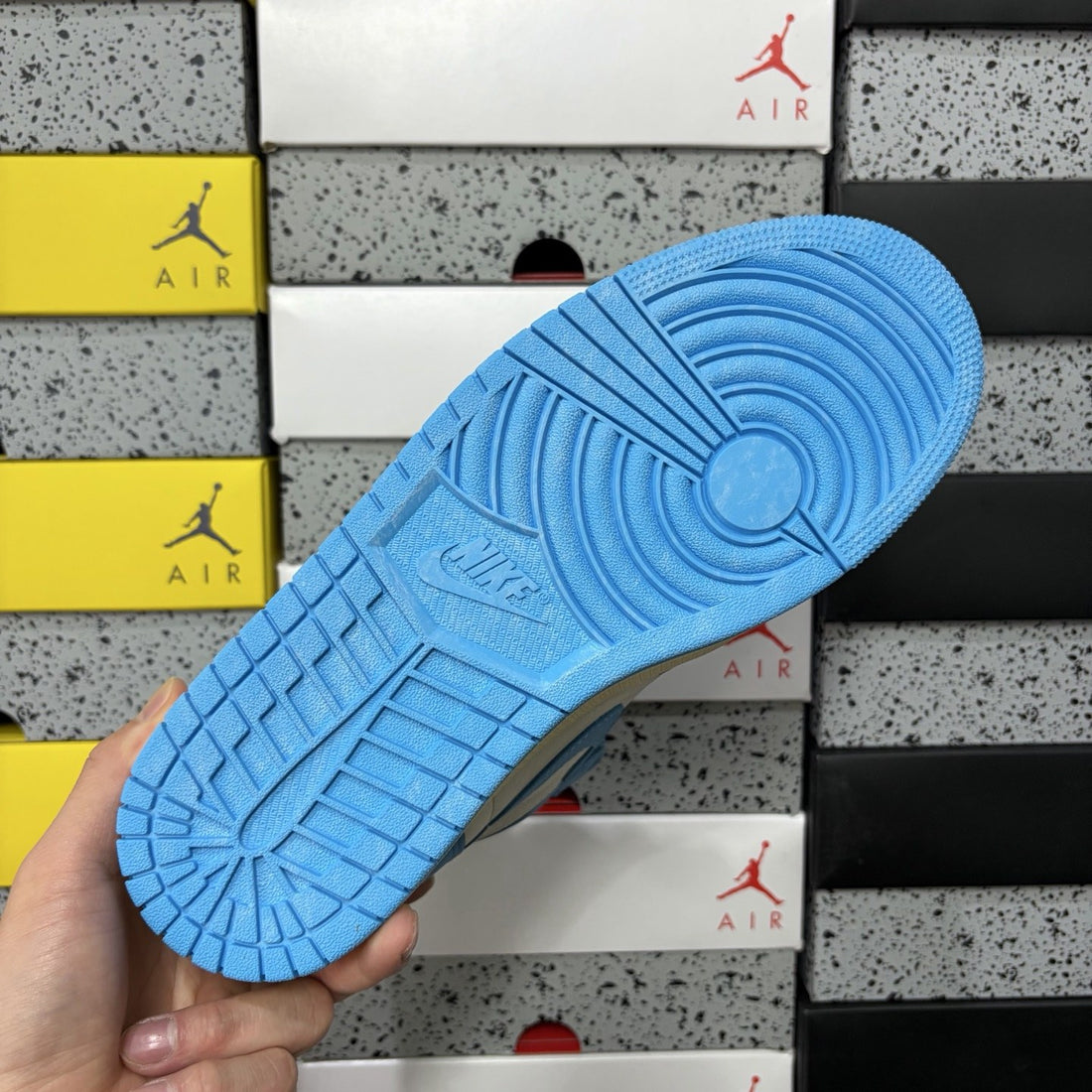 Air Jordan 1 High OG UNC