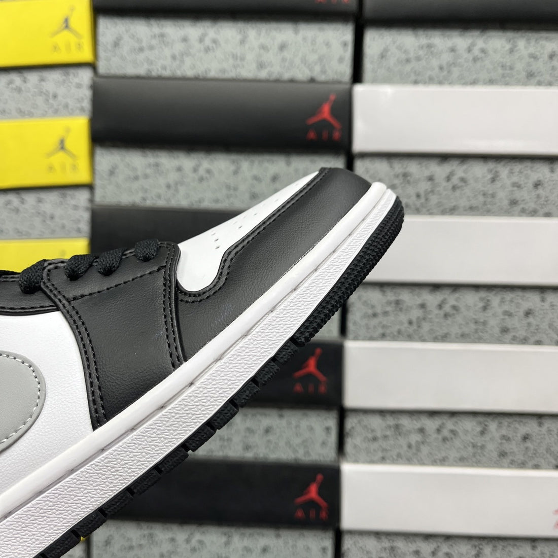 Air Jordan 1 Low Black Grey Toe