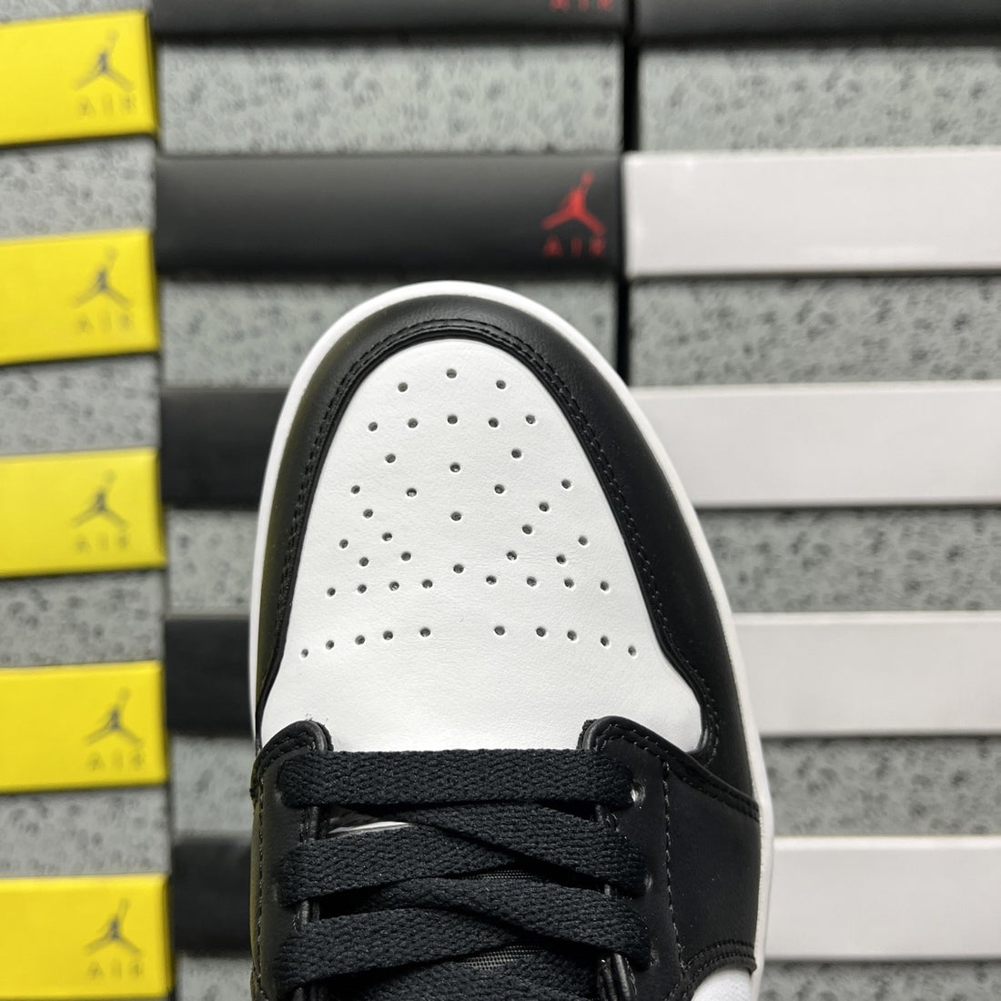 Air Jordan 1 Low Black Grey Toe