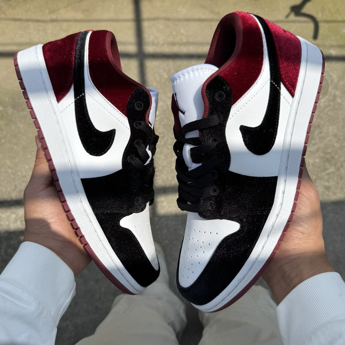 Air Jordan 1 Low Black Toe Bred Velvet