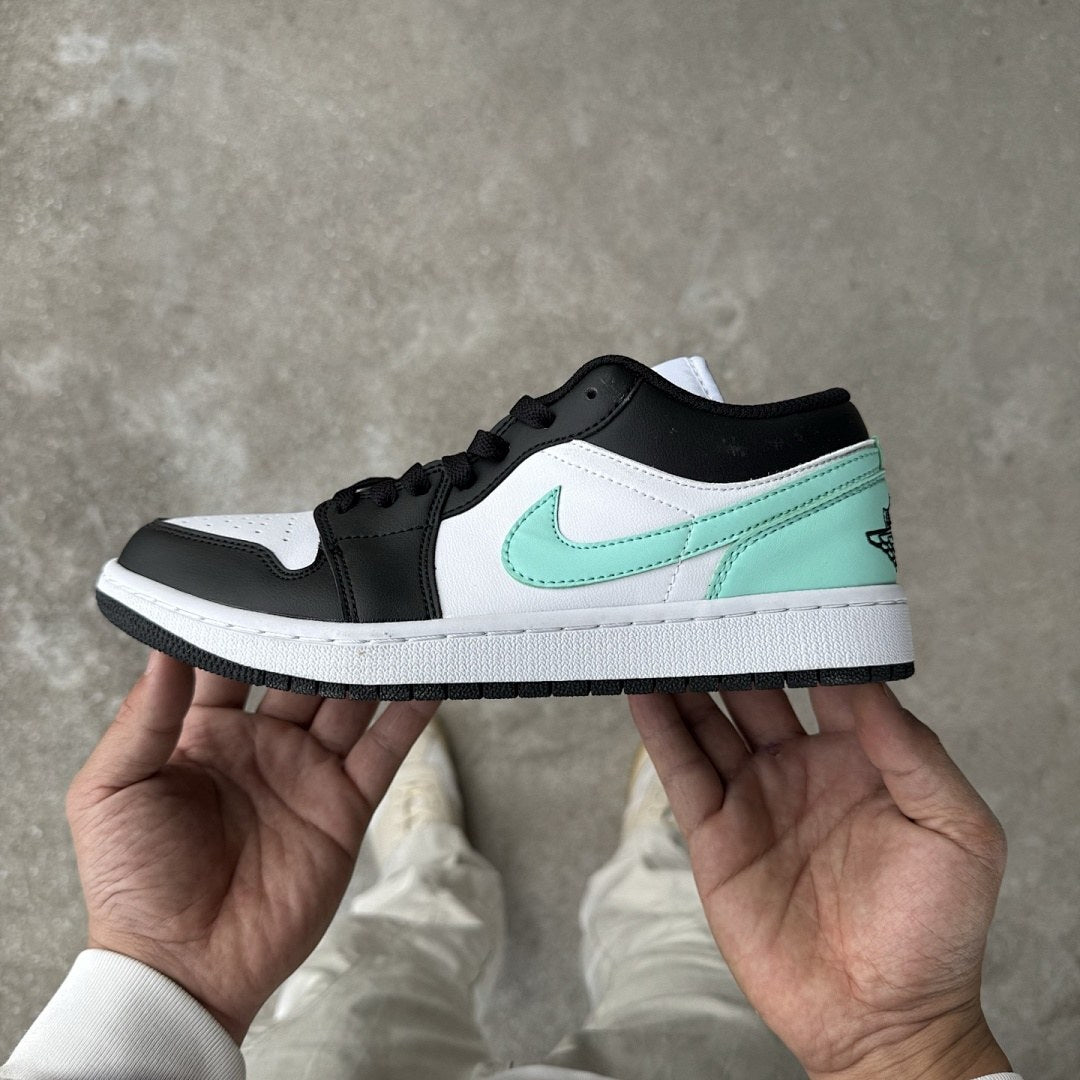 Air Jordan 1 Low Black Toe Mint