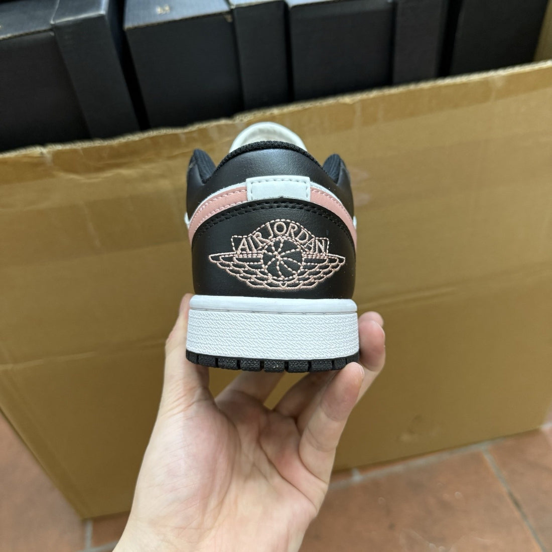 Air Jordan 1 Low Black Toe Pink