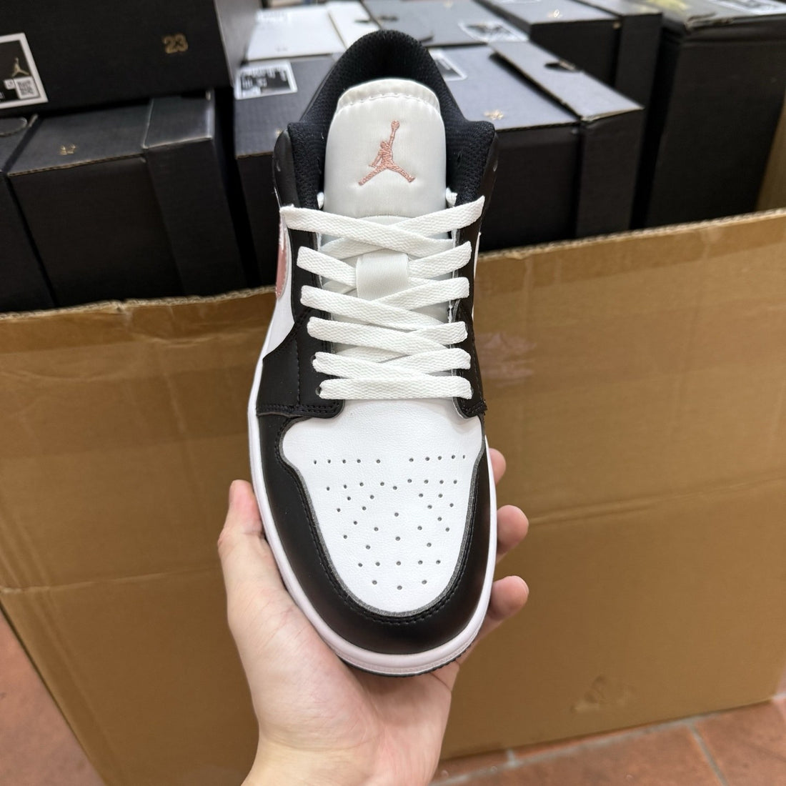 Air Jordan 1 Low Black Toe Pink