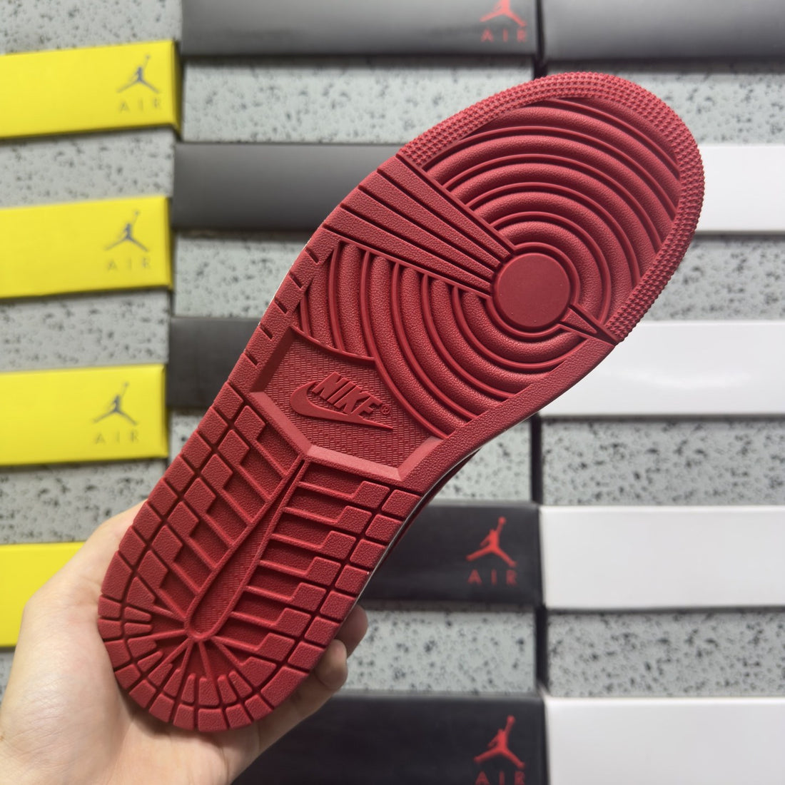 Air Jordan 1 Low Bred Toe