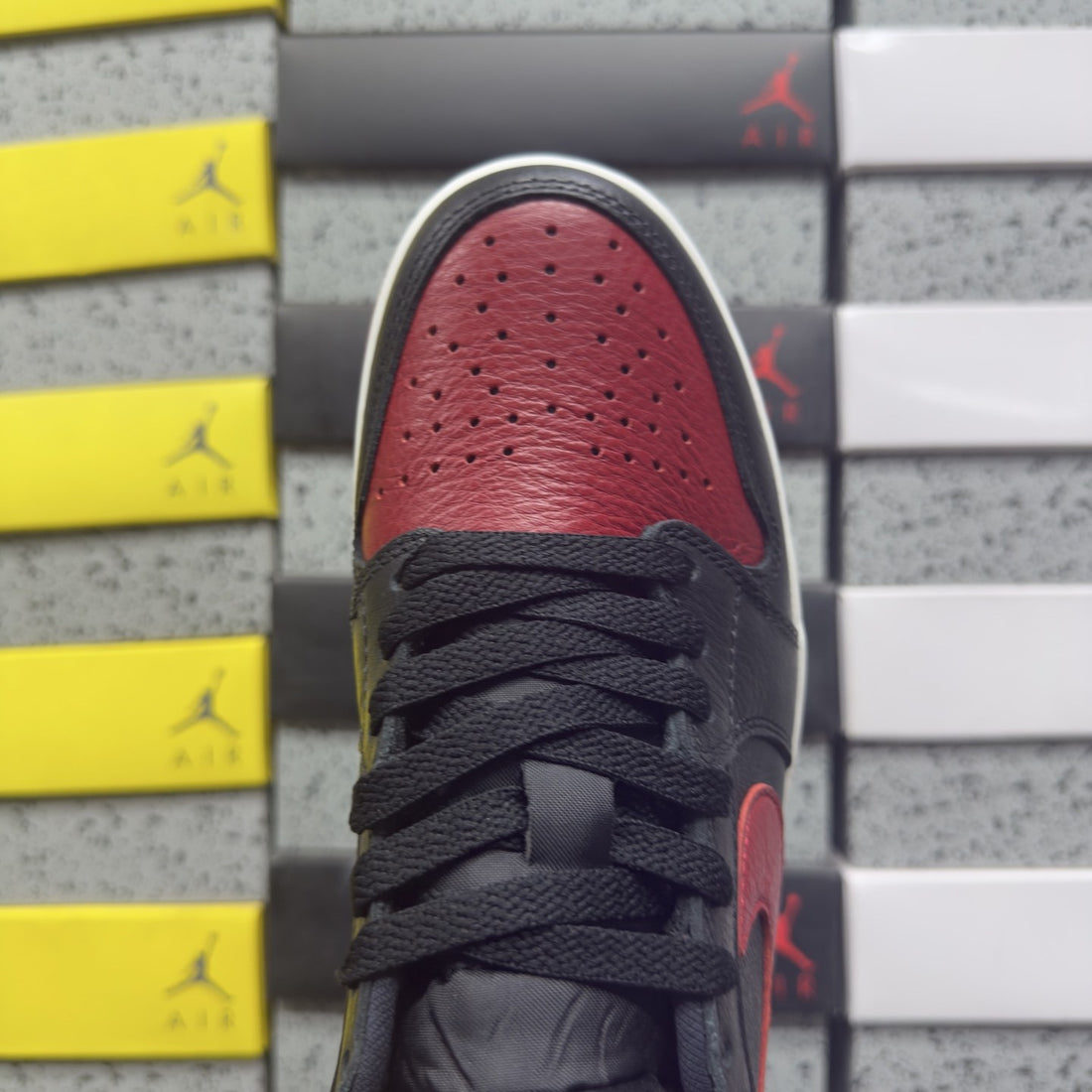 Air Jordan 1 Low Bred Toe