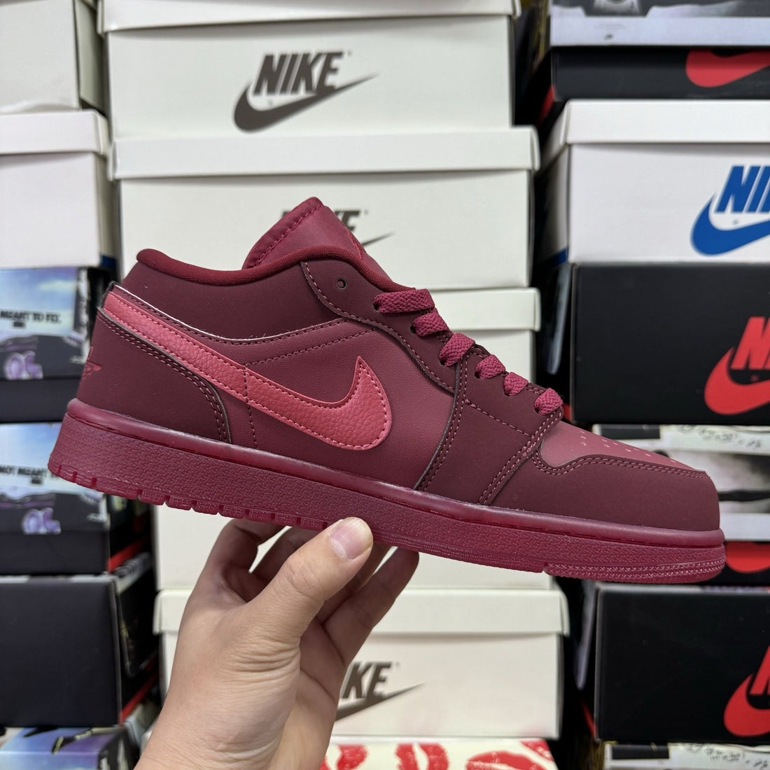 Air Jordan 1 Low Burgundy Valentine