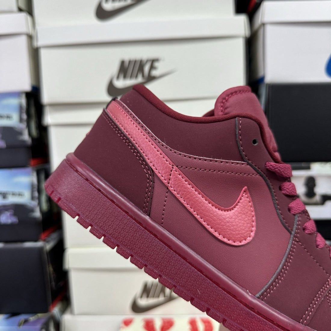 Air Jordan 1 Low Burgundy Valentine