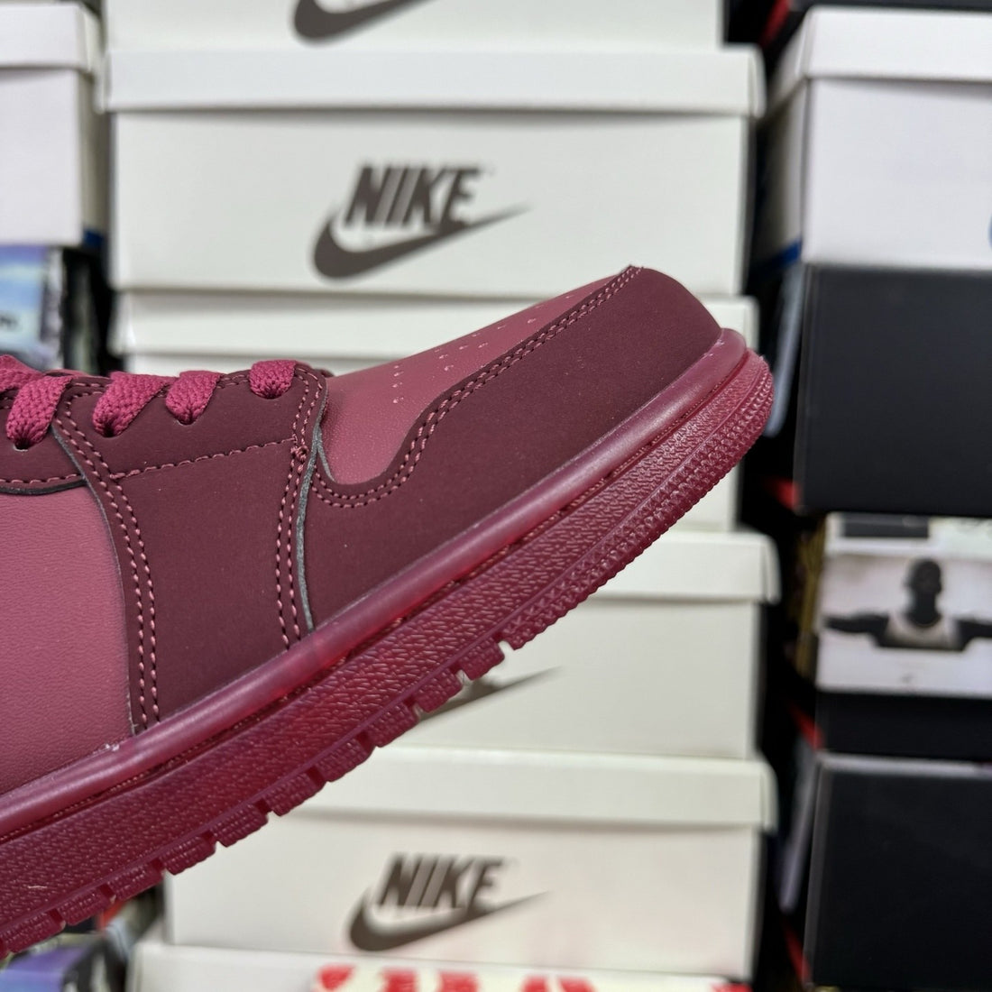 Air Jordan 1 Low Burgundy Valentine