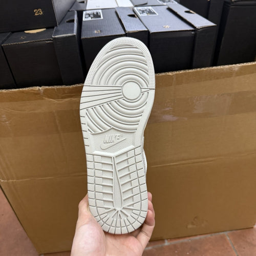 Air Jordan 1 Low Elephant Grey