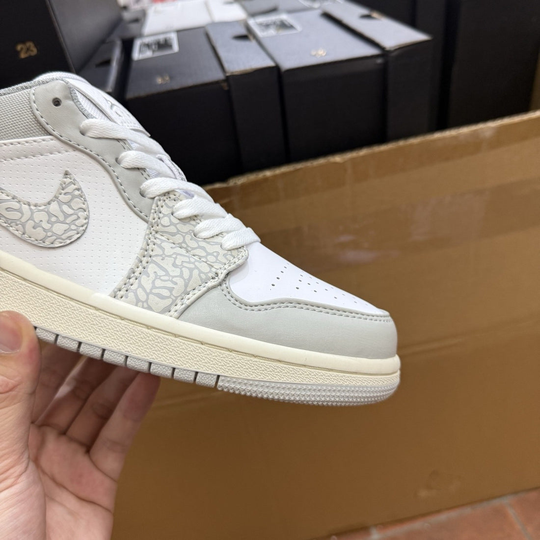 Air Jordan 1 Low Elephant Grey