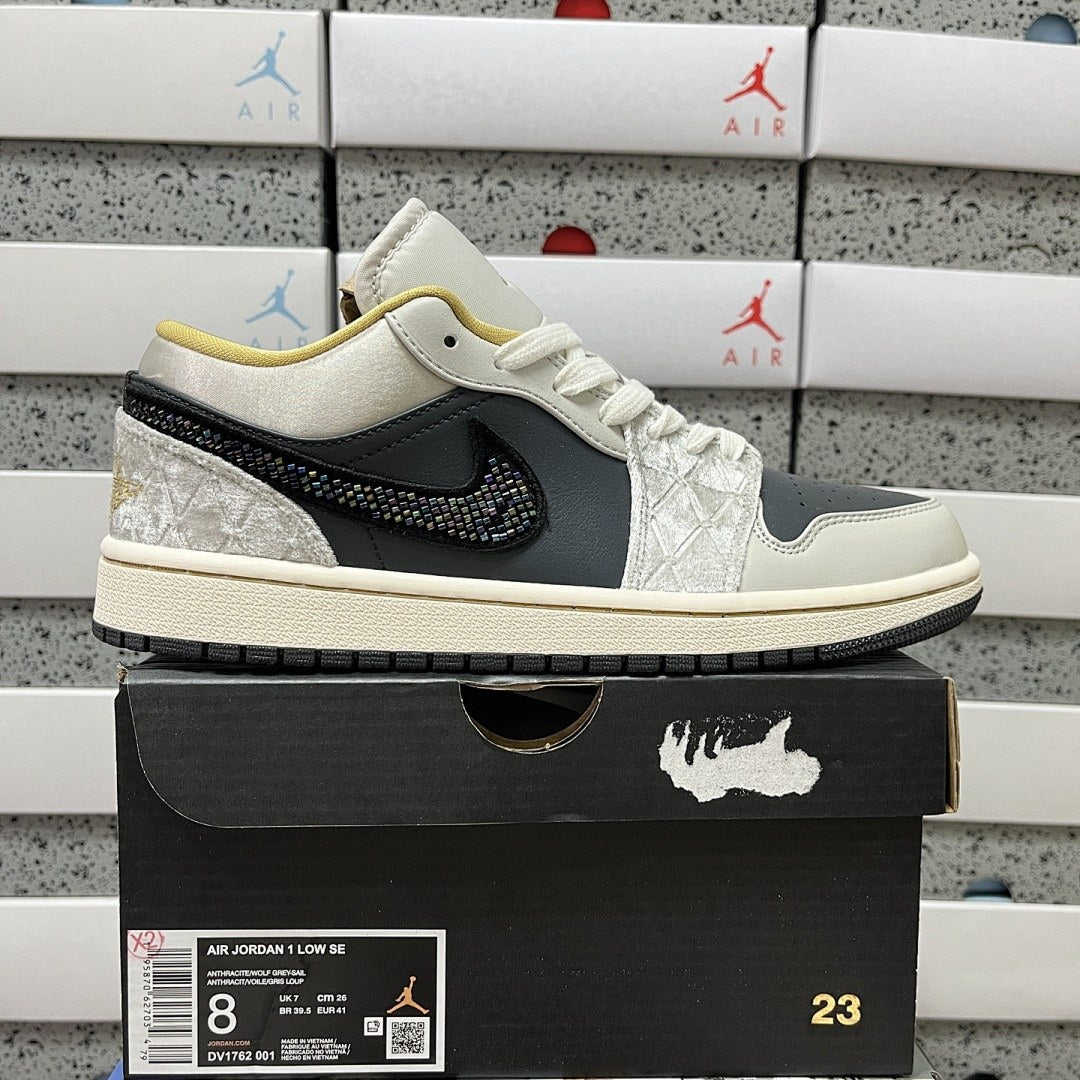 Air Jordan 1 Low Glitter Swarovski