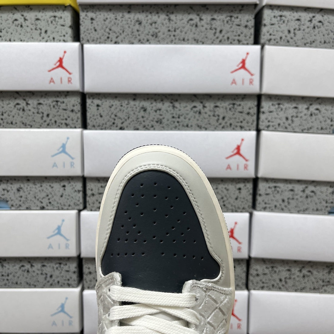 Air Jordan 1 Low Glitter Swarovski
