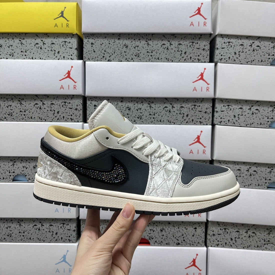 Air Jordan 1 Low Glitter Swarovski