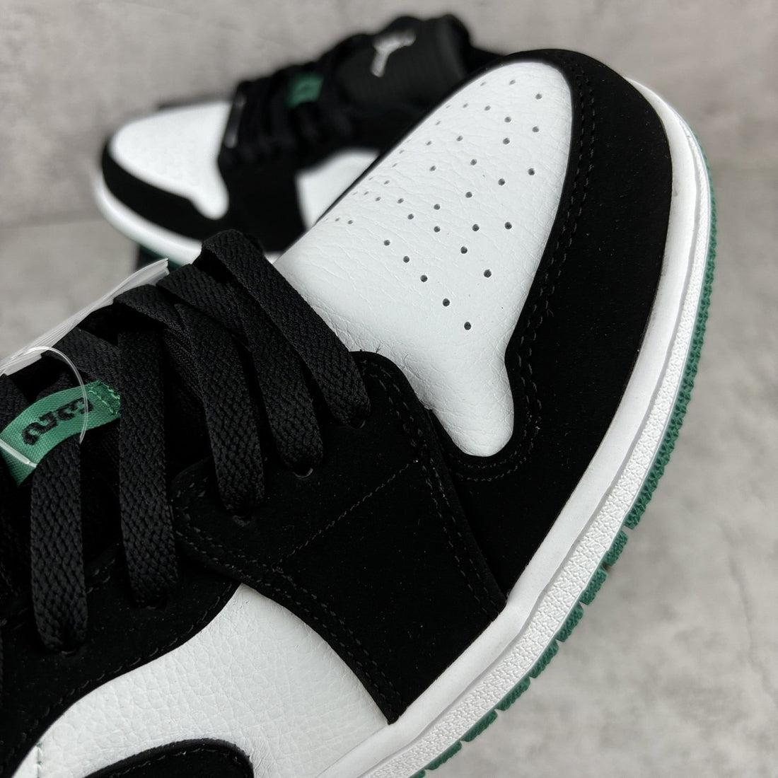 Air Jordan 1 Low Green Black Toe