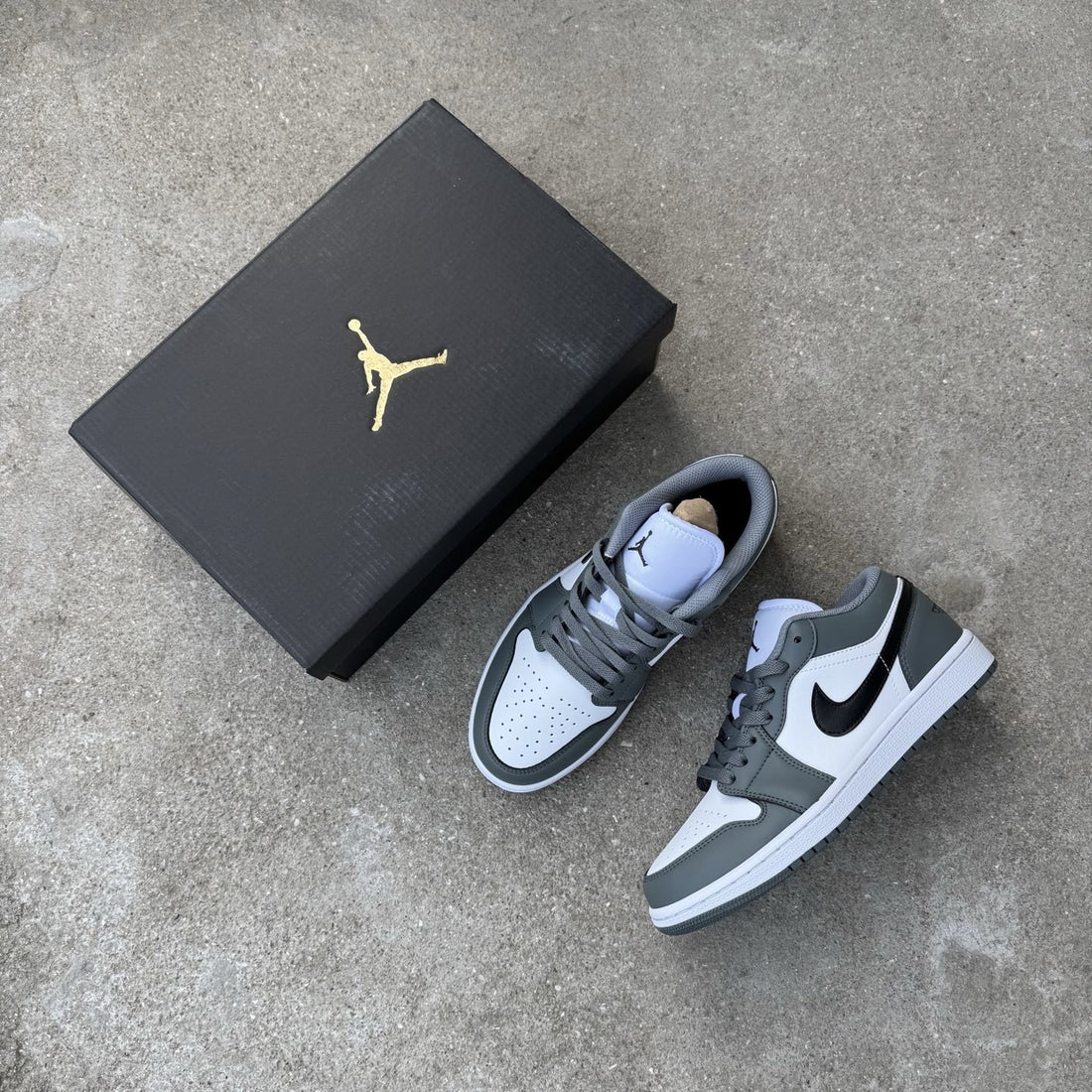 Air Jordan 1 Low Grey Black Toe