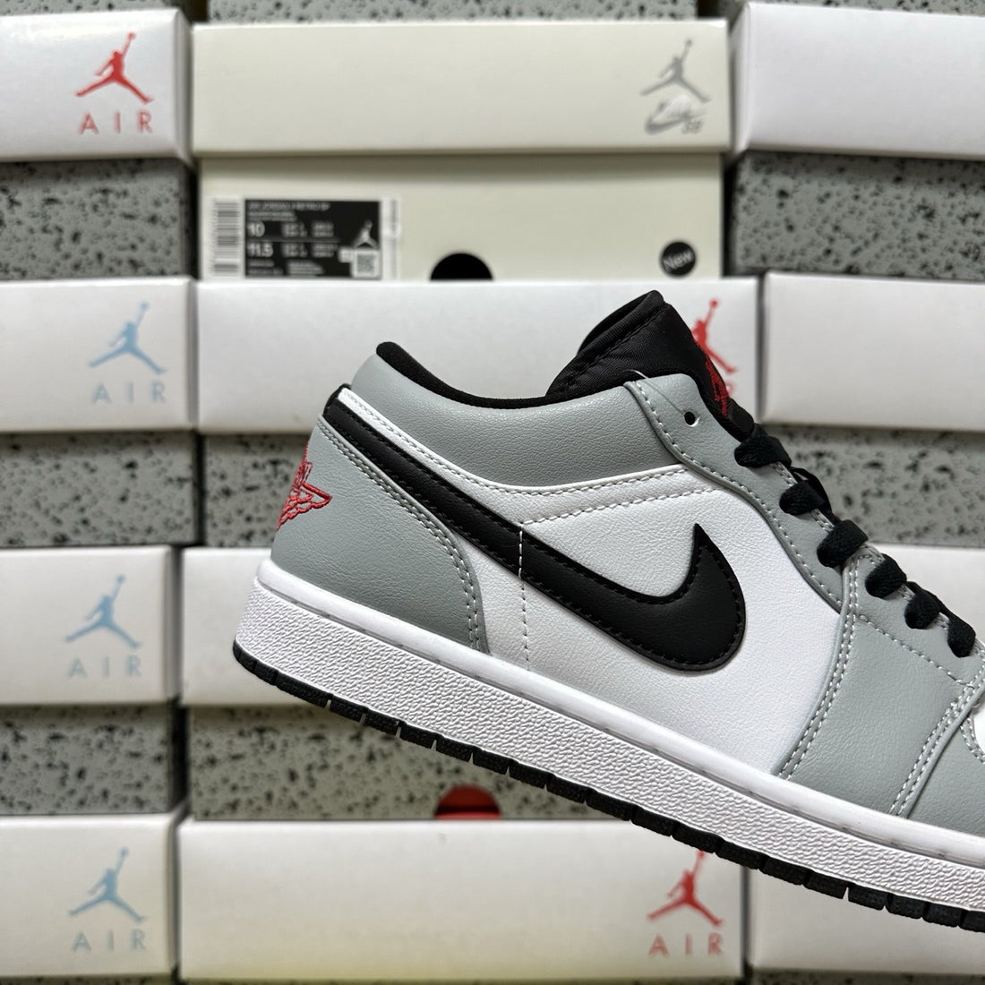 Air Jordan 1 Low Light Smoke Black