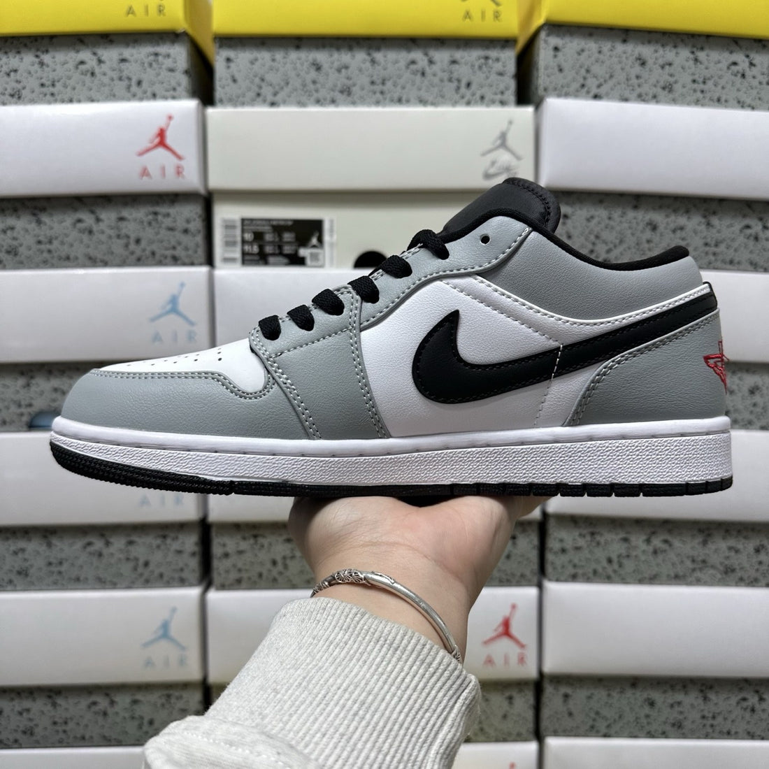 Air Jordan 1 Low Light Smoke Black