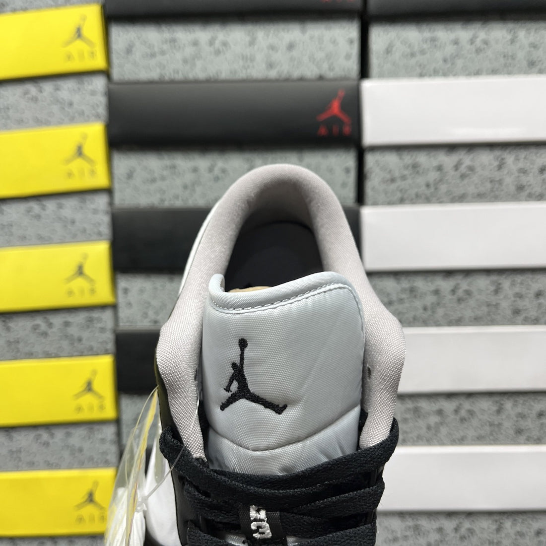 Air Jordan 1 Low Light Smoke Grey