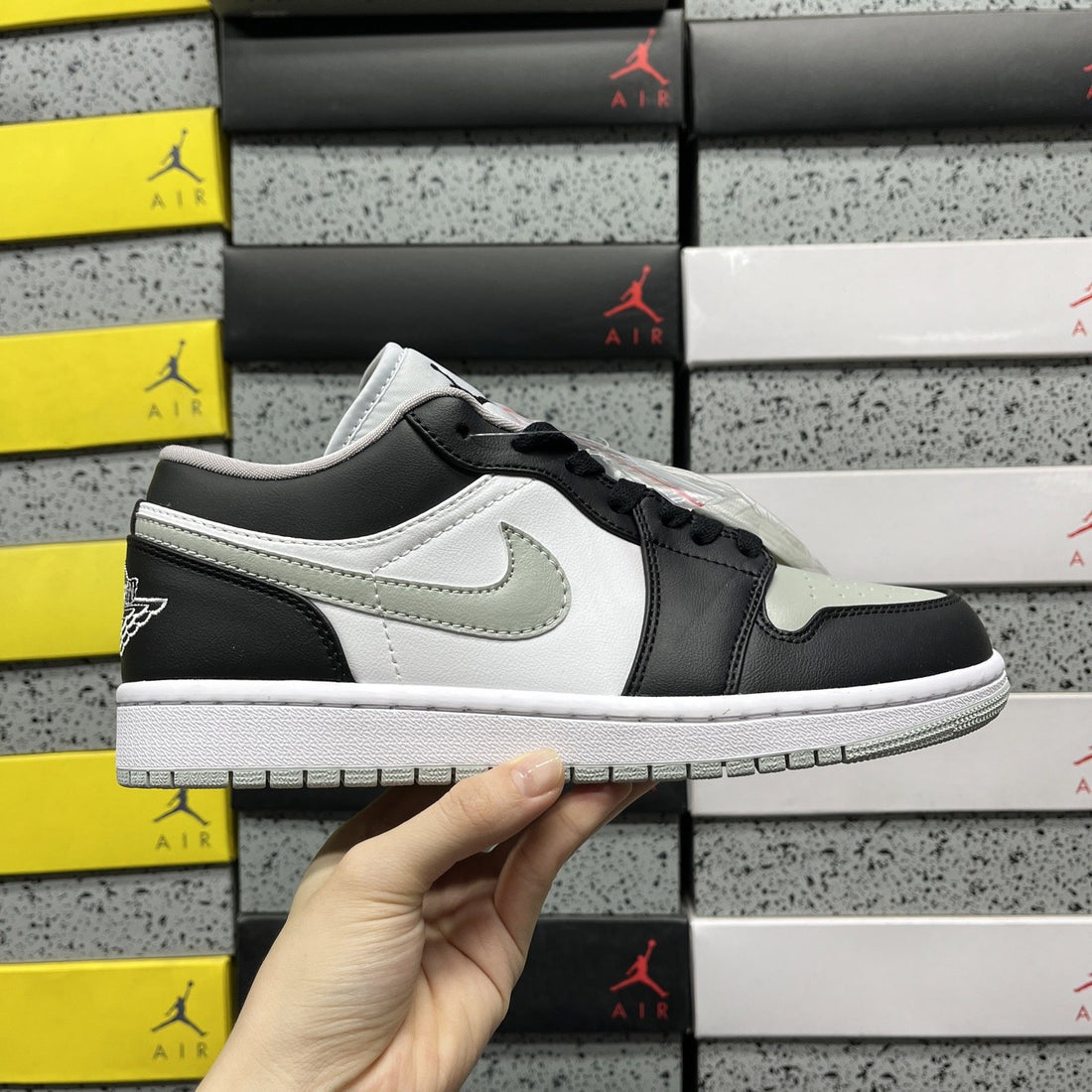 Air Jordan 1 Low Light Smoke Grey