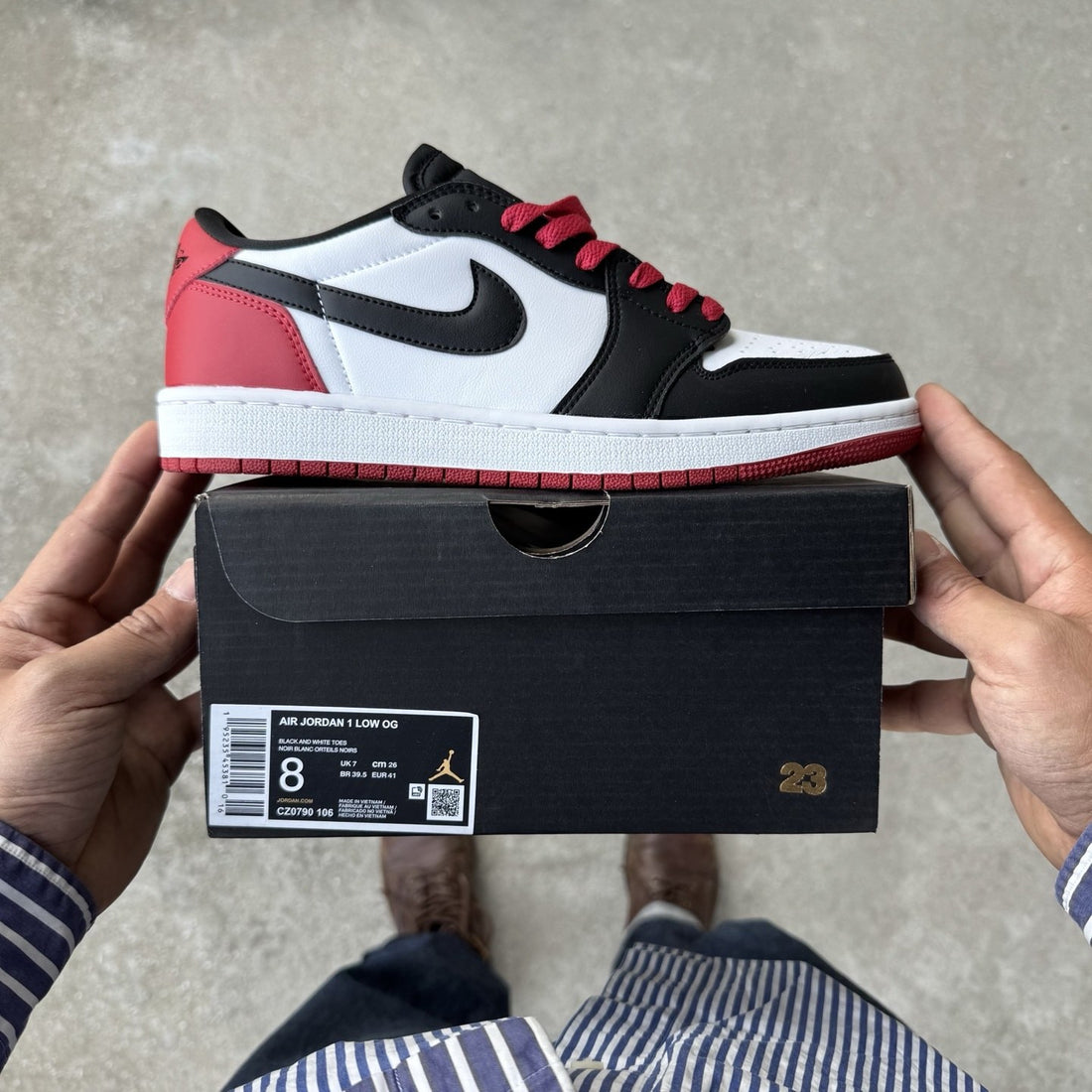 Air Jordan 1 Low OG Black Toe