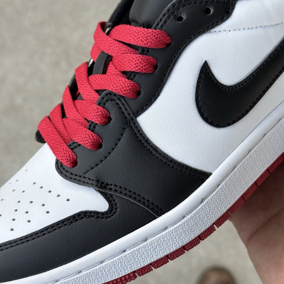 Air Jordan 1 Low OG Black Toe