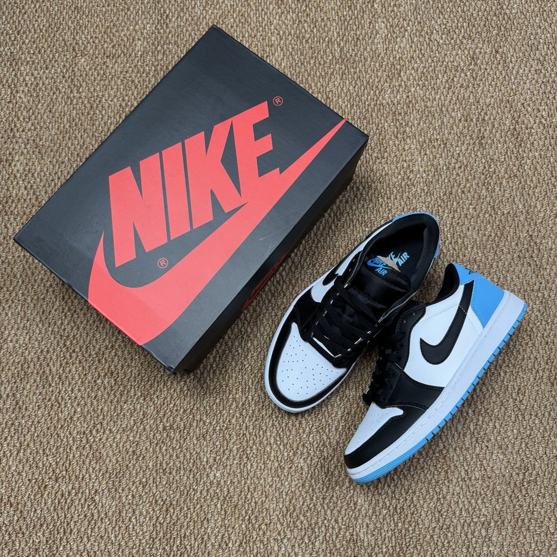 Air Jordan 1 Low OG Black UNC