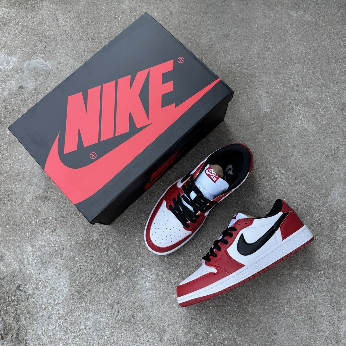 Air Jordan 1 Low OG Chicago