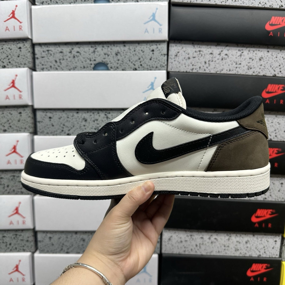 Air Jordan 1 Low OG Dark Mocha