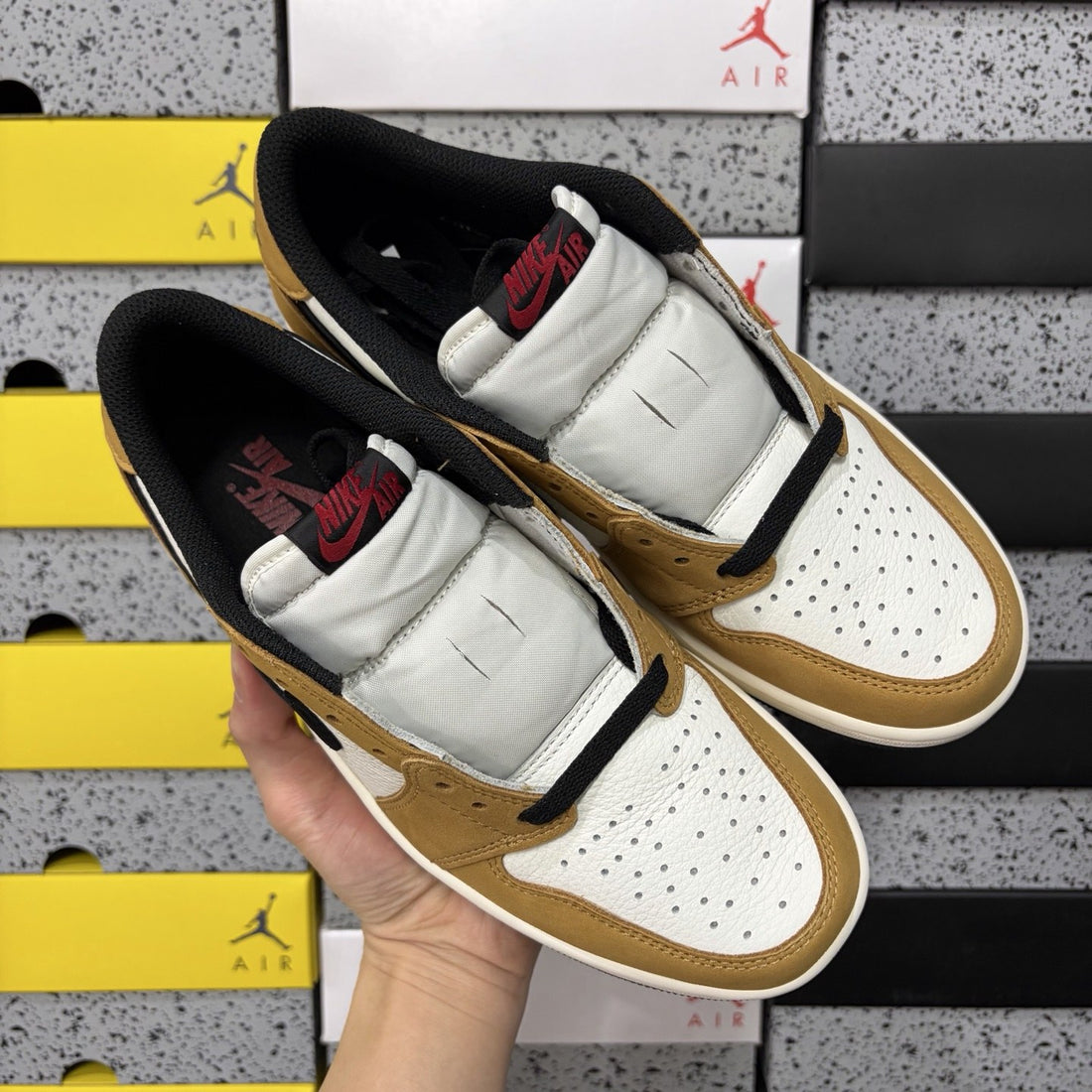 Air Jordan 1 Low OG Golden Brown