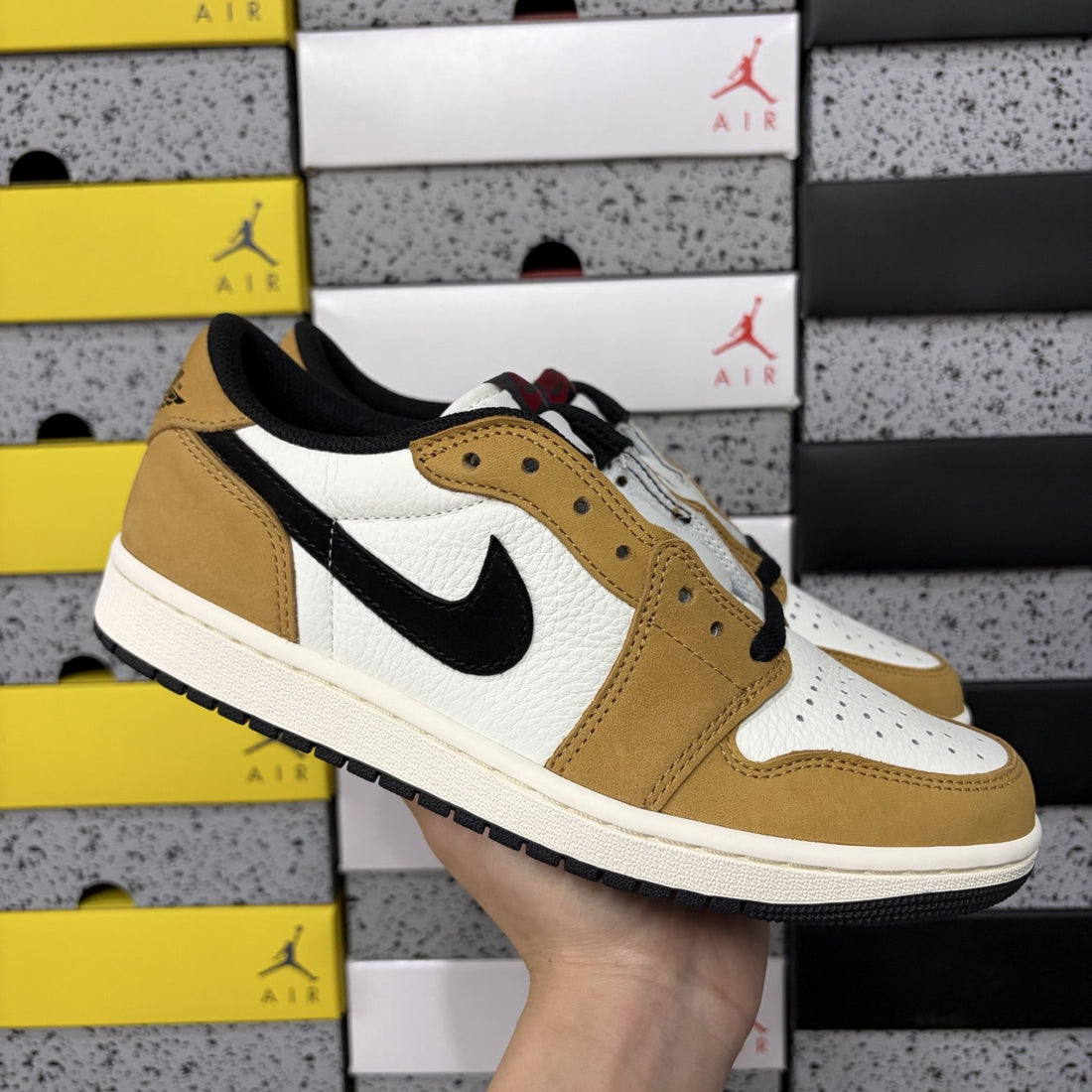 Air Jordan 1 Low OG Golden Brown