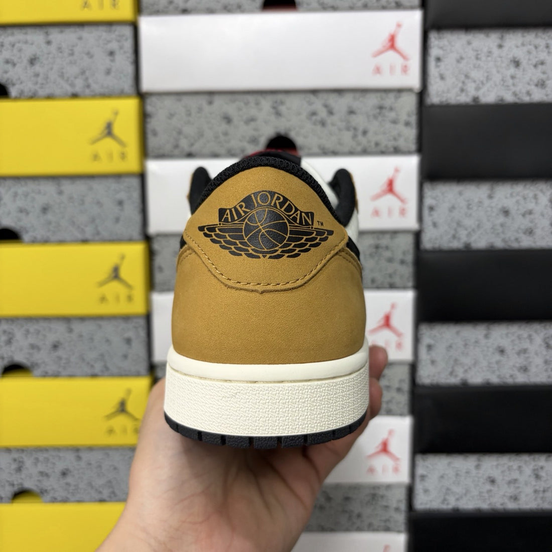 Air Jordan 1 Low OG Golden Brown
