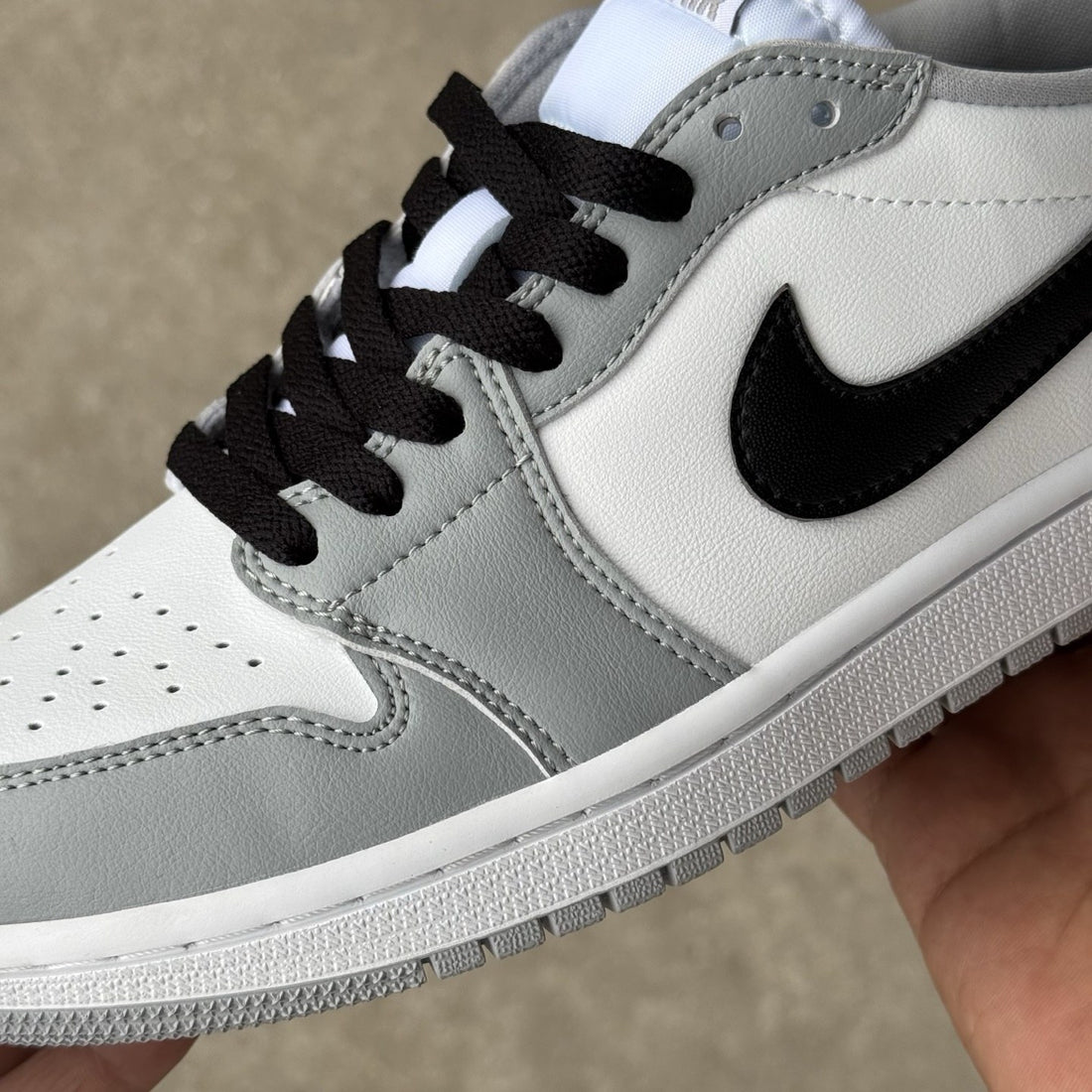 Air Jordan 1 Low OG Light Smoke Grey