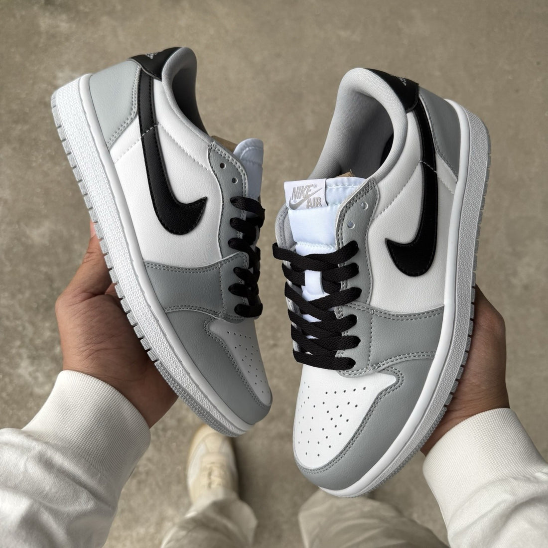Air Jordan 1 Low OG Light Smoke Grey